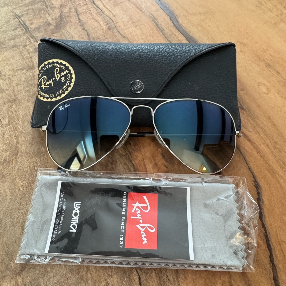 Ray-Ban Aviator Sunglasses with Case